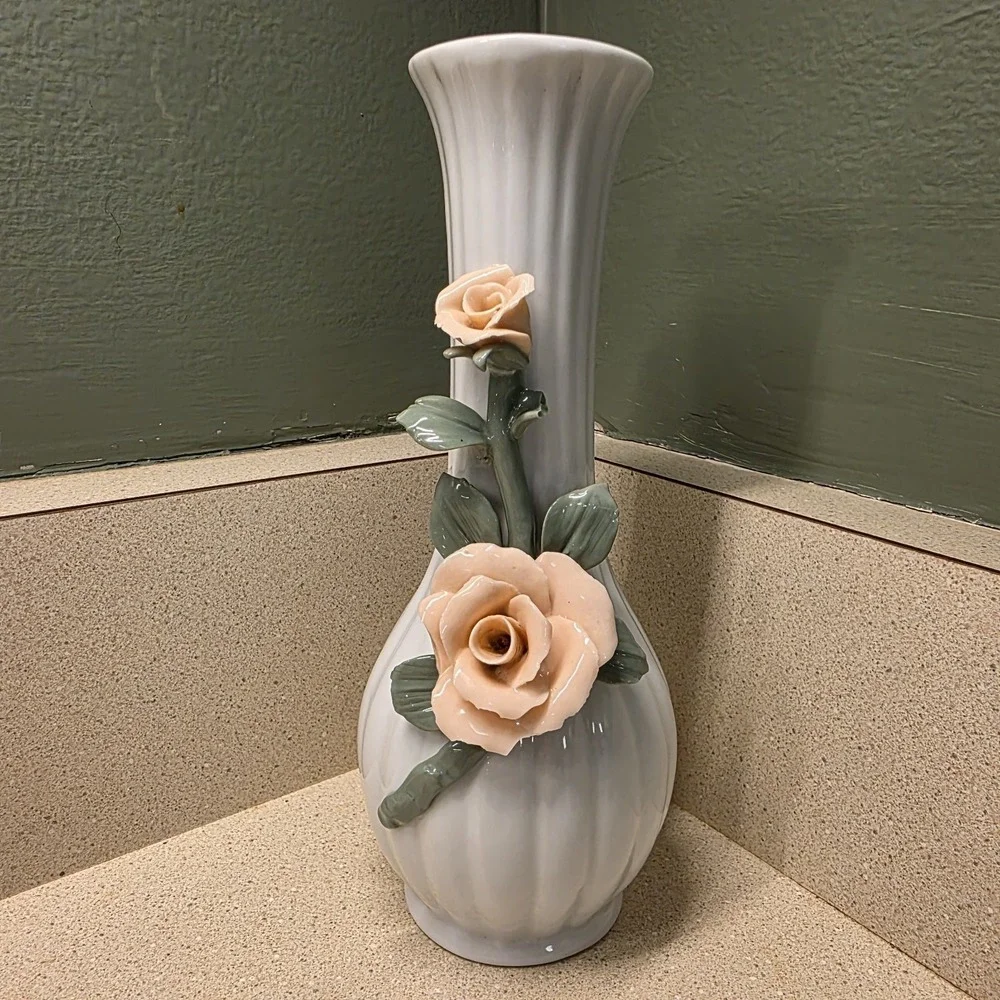 Vintage White  Porcelain Ribbed Bud‎ Vase -Raised Glossy Flowers 7.5